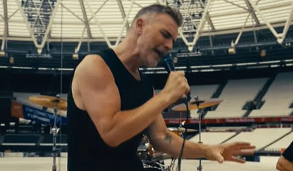 Gary Barlow's New Look in Music Video