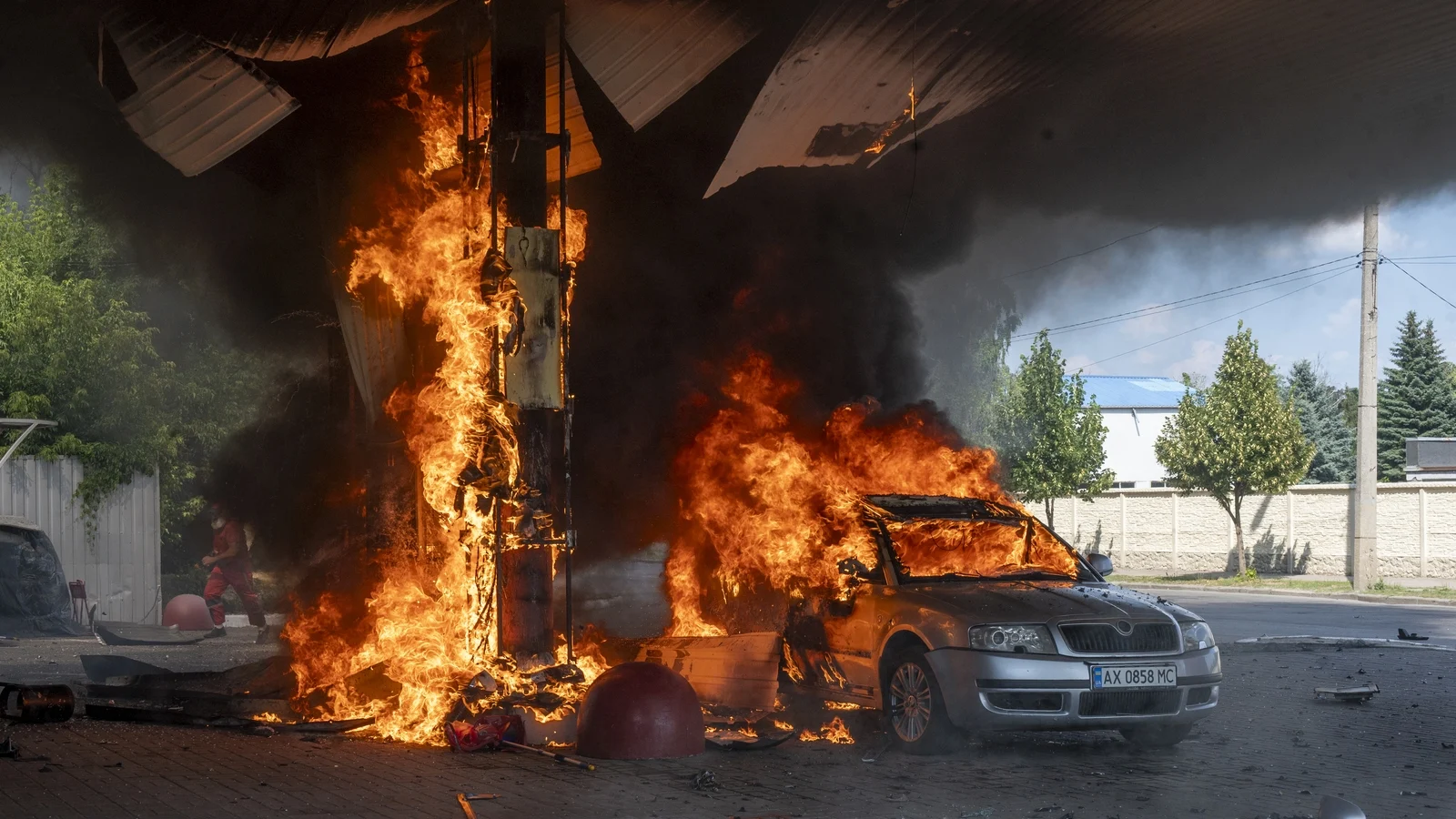 Russian bomb attack kills four in northern Ukraine