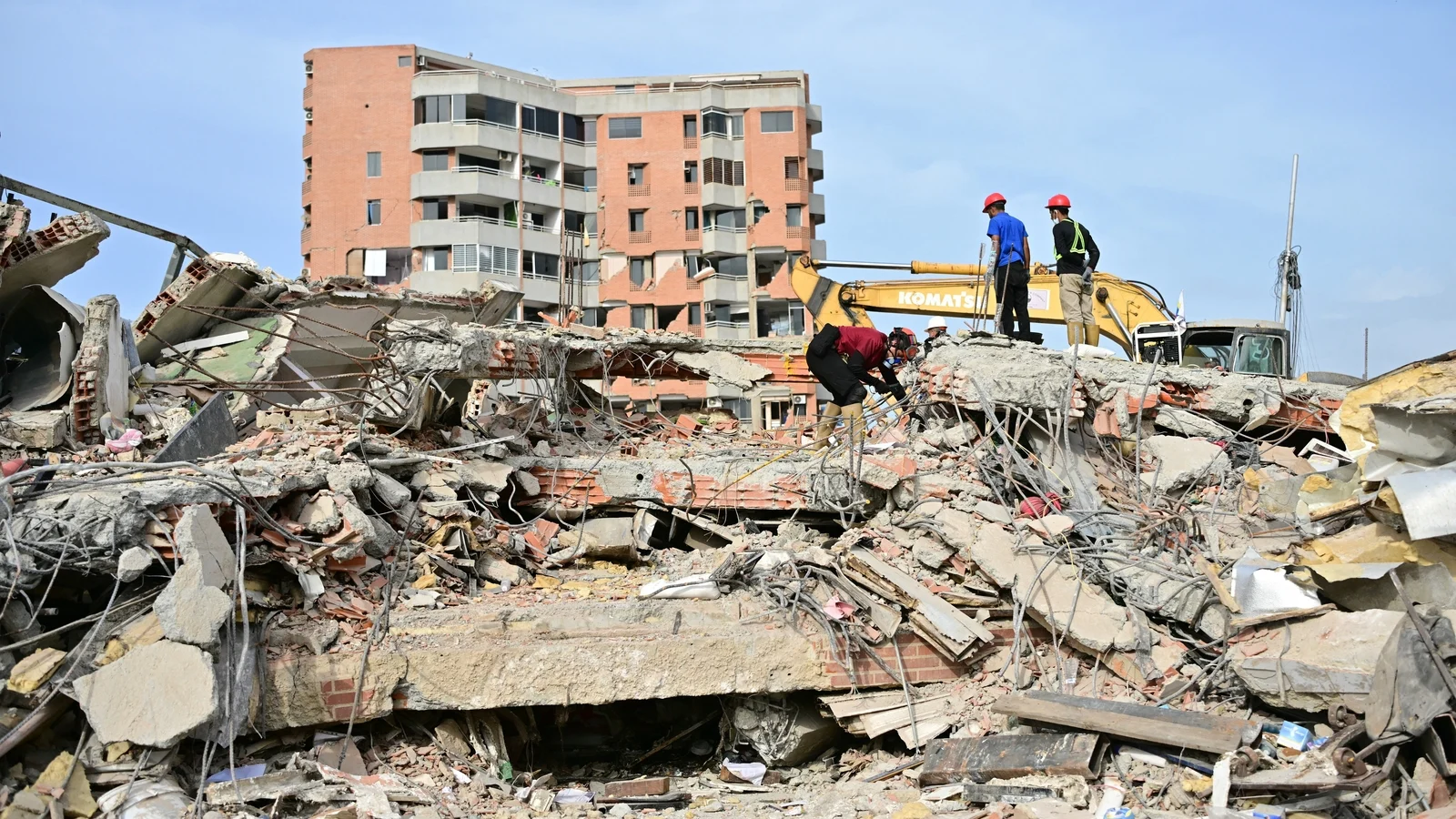 Venezuela quake death toll rises to nearly 3,000