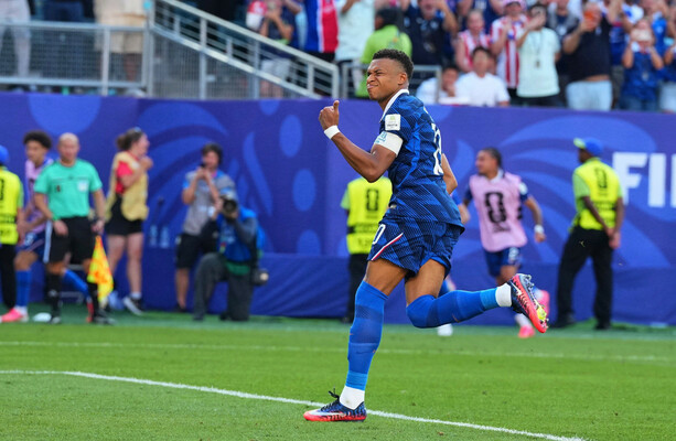 France advance to World Cup last 8
