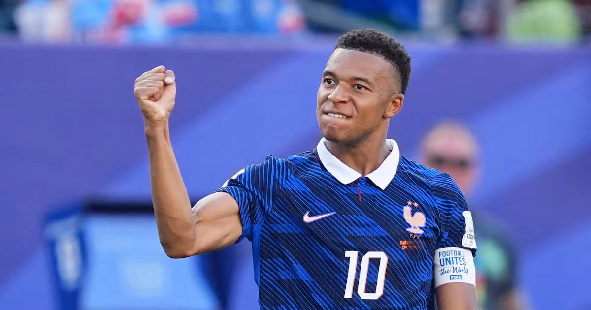 Mbappe penalty sends France into World Cup quarter-finals