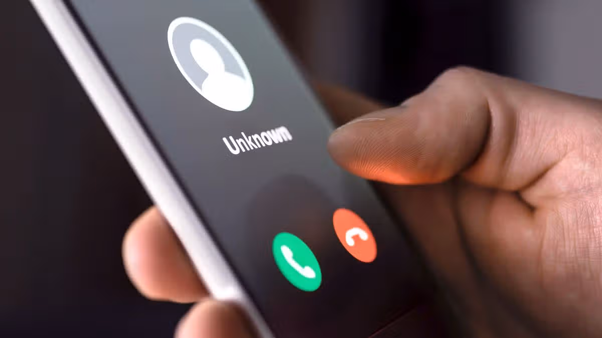 Expert Warns About AI Voice Scams