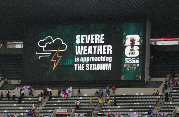 Mexico vs England World Cup Match Delayed