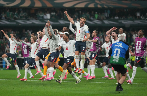 England Beats Mexico 3-2 in World Cup Match