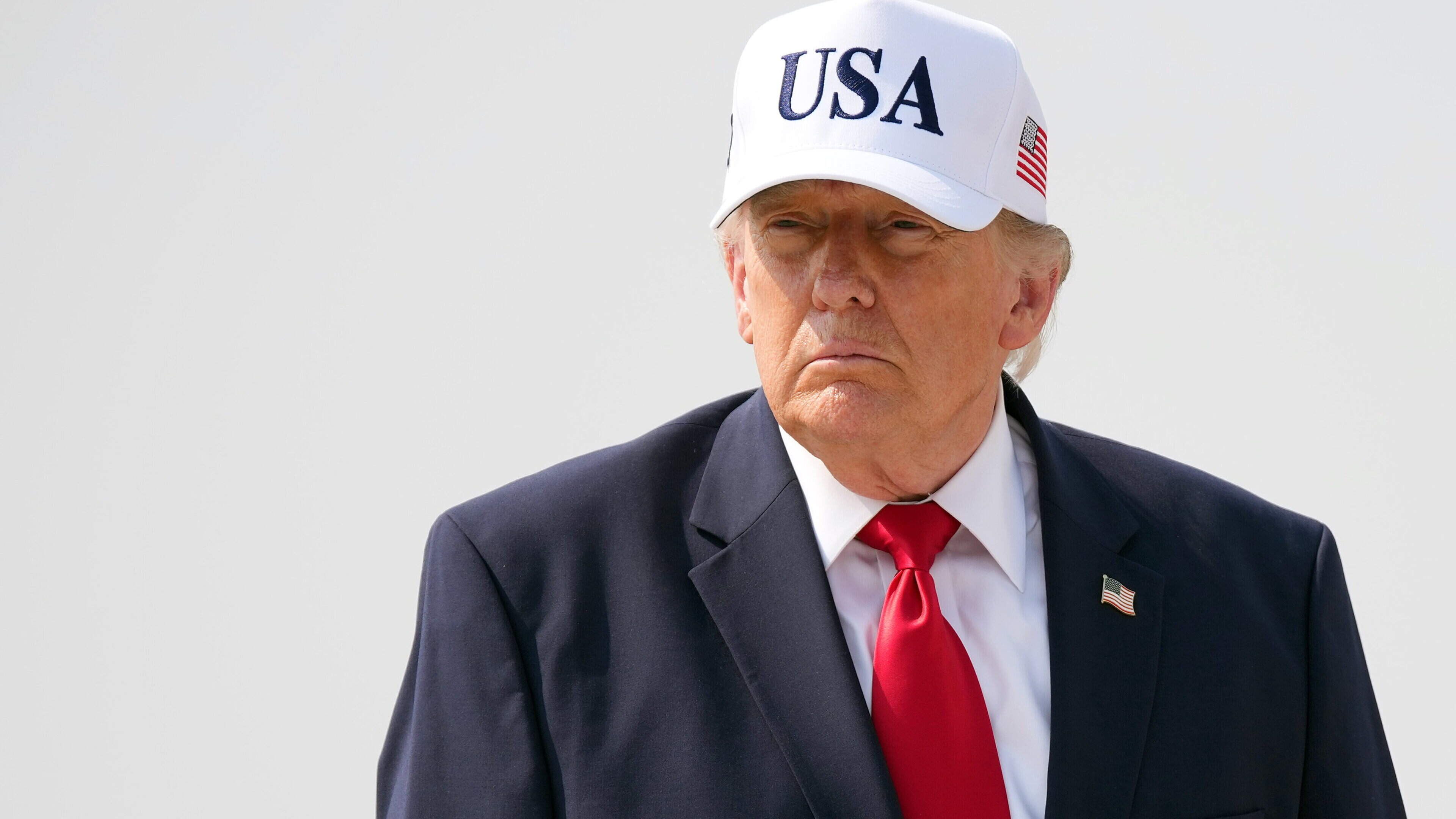 Trump Pardons 11 Individuals Convicted of Crimes
