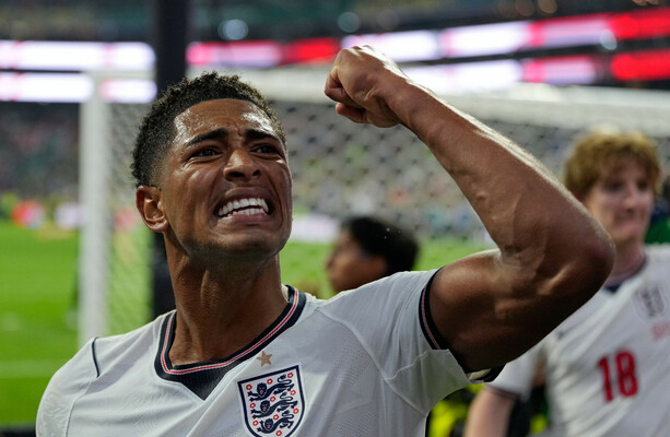England Defeats Mexico 3-2 in World Cup Quarter-Finals