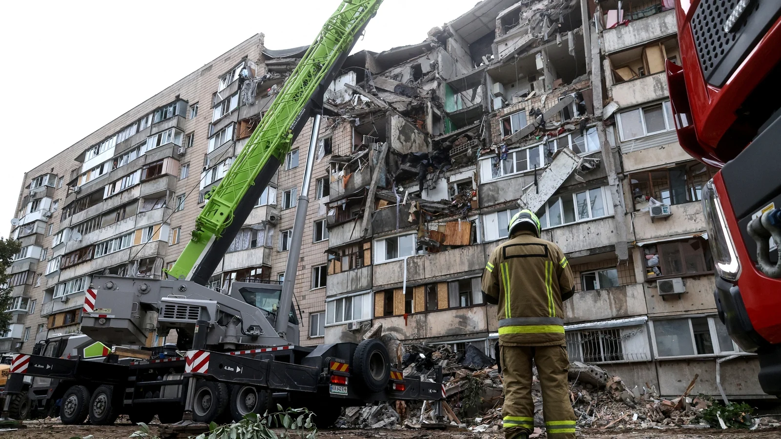 12 dead in Russian strikes on Kyiv