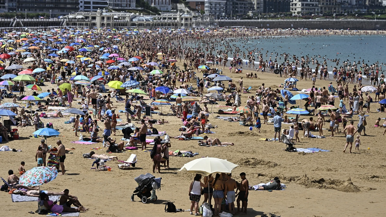 Spain Expects 100 Million Tourists This Year
