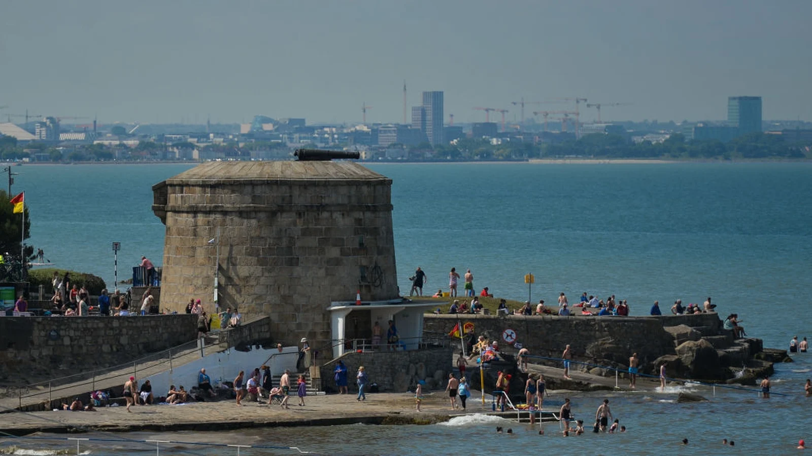 Heatwave expected this week as temperatures could hit 30C