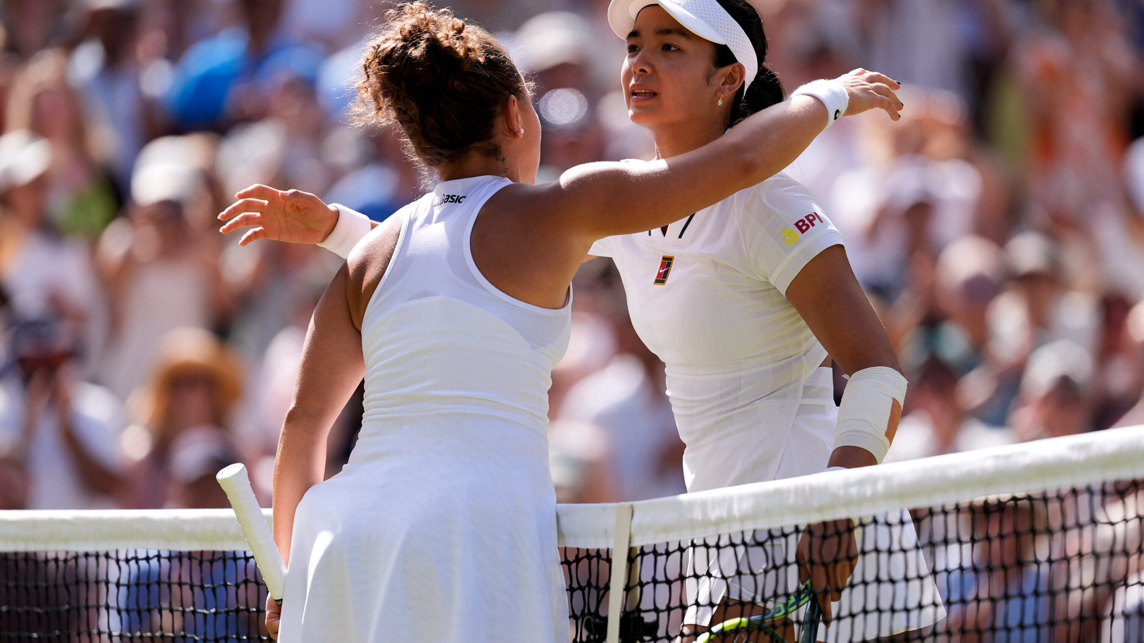 Paolini Defeats Eala at Wimbledon Championships