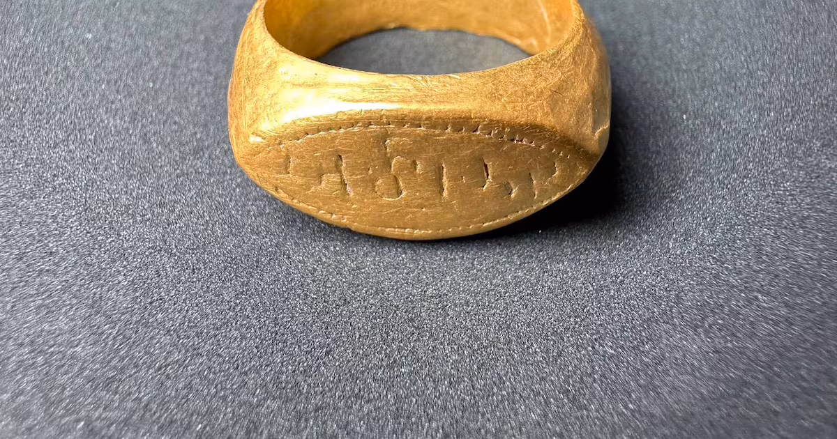 Ancient gold rings found in Thailand