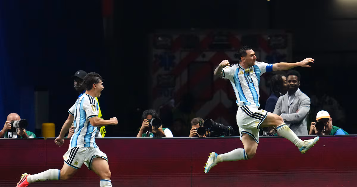 Argentina reach World Cup quarter-finals