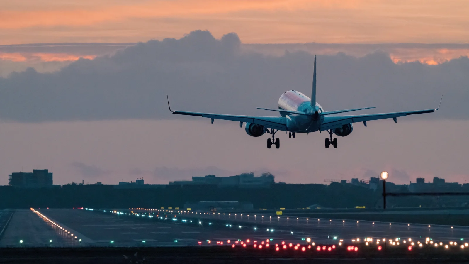 EU Warns Airlines Against Iran, Iraq Airspace
