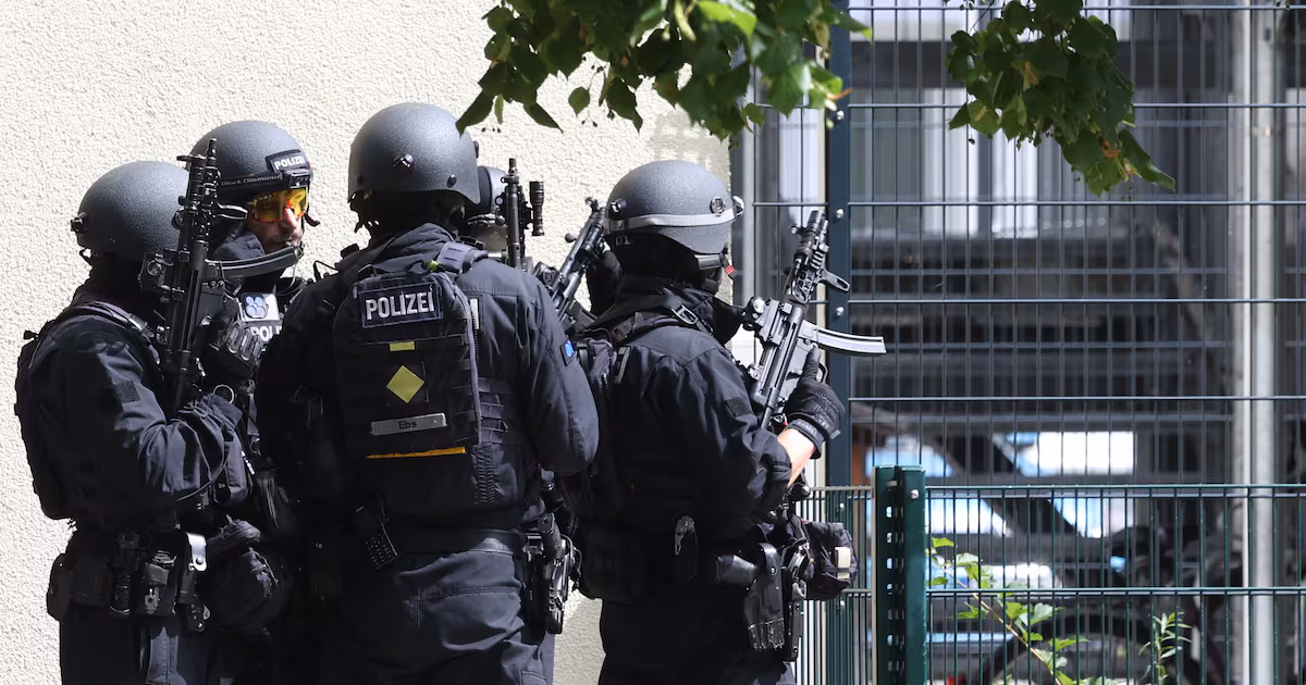 Teen arrested after two girls wounded in Germany