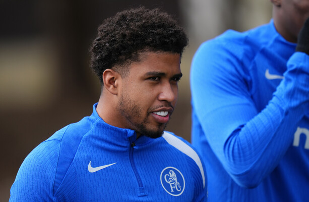 Man United signs Andrey Santos from Chelsea