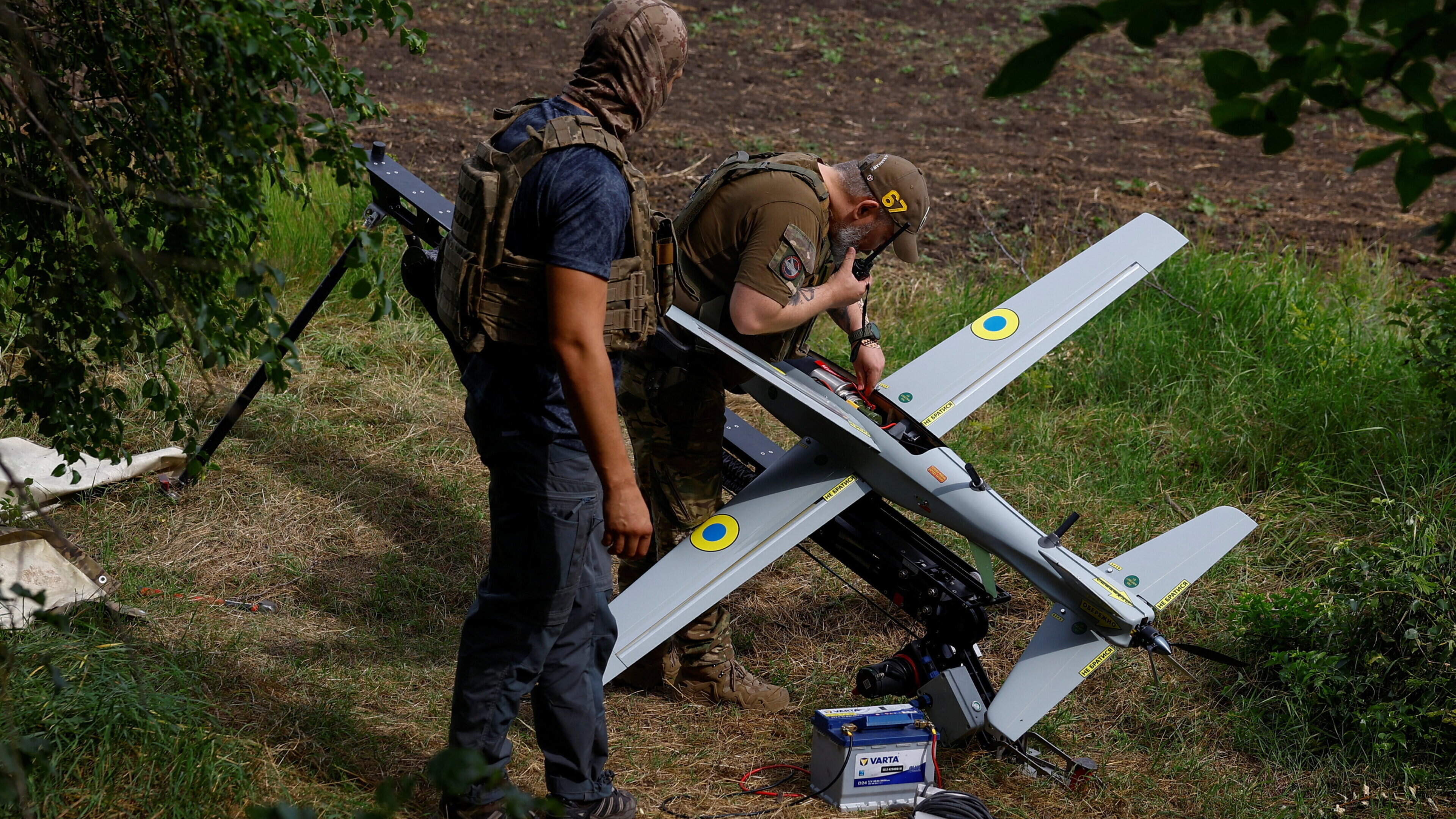 Russia Disrupts Ukraine's Starlink for Drone Operations