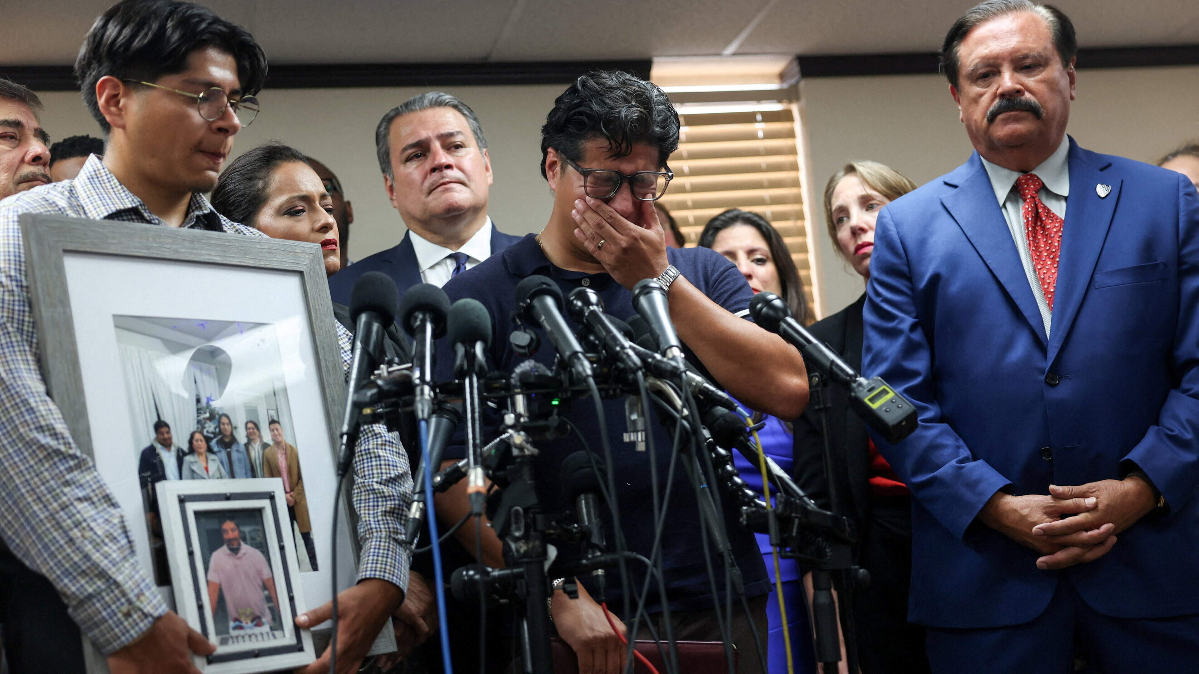 ICE Agent Shoots Mexican Man in Houston
