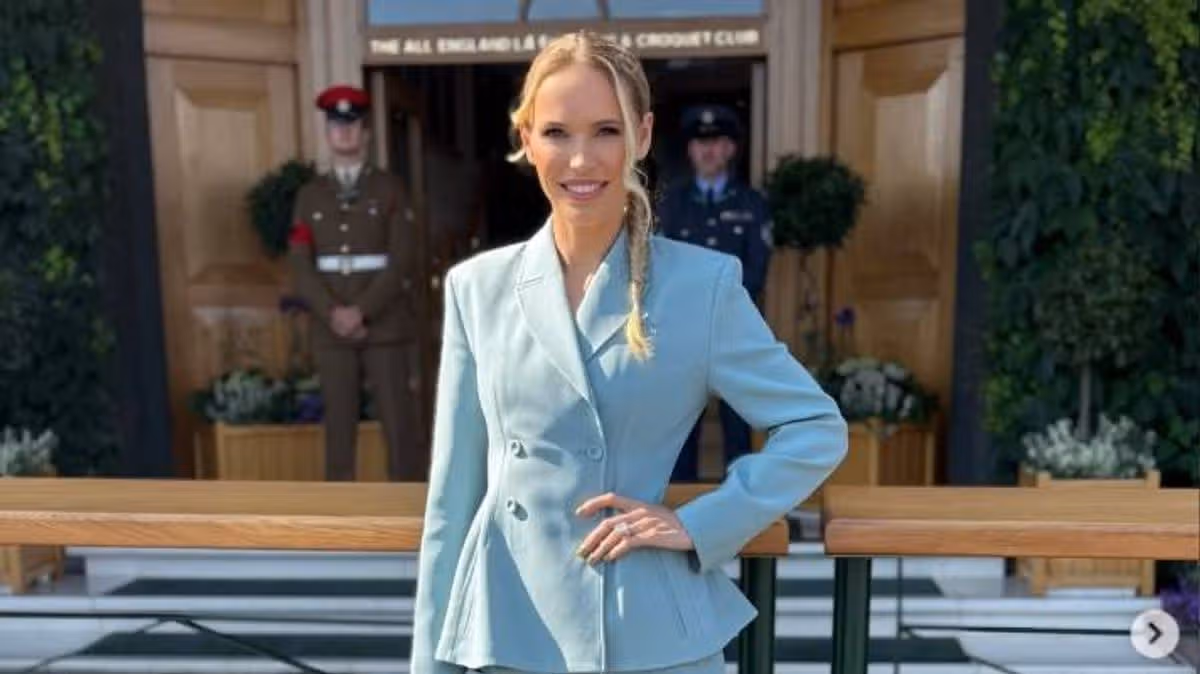Caroline Wozniacki Stuns at Wimbledon