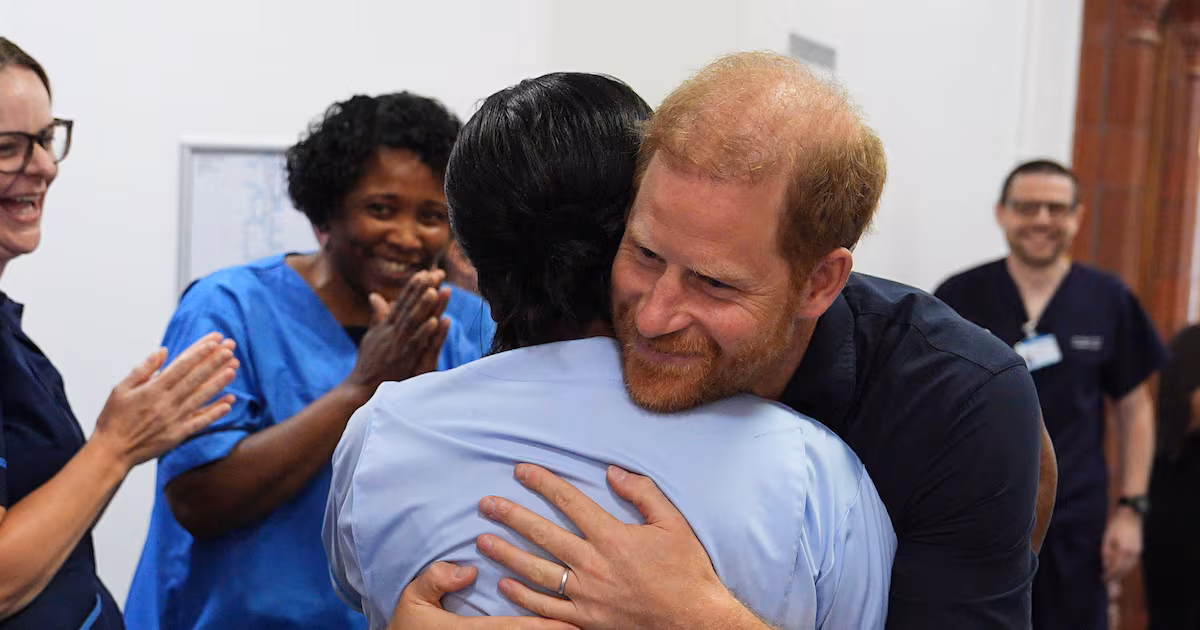 Harry visits WellChild nurse on charity anniversary