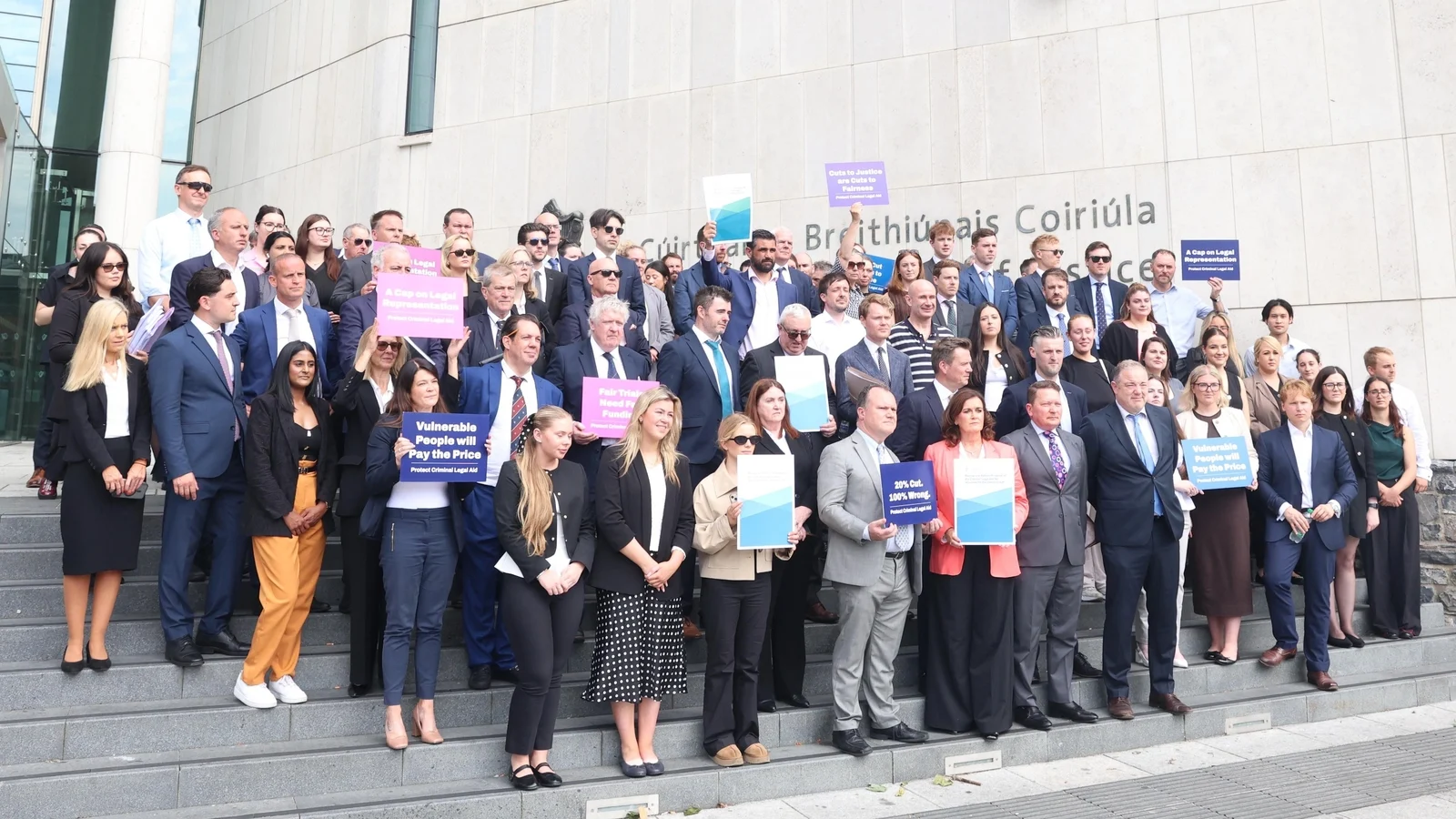 Legal Aid Fees Dispute Causes Court Chaos