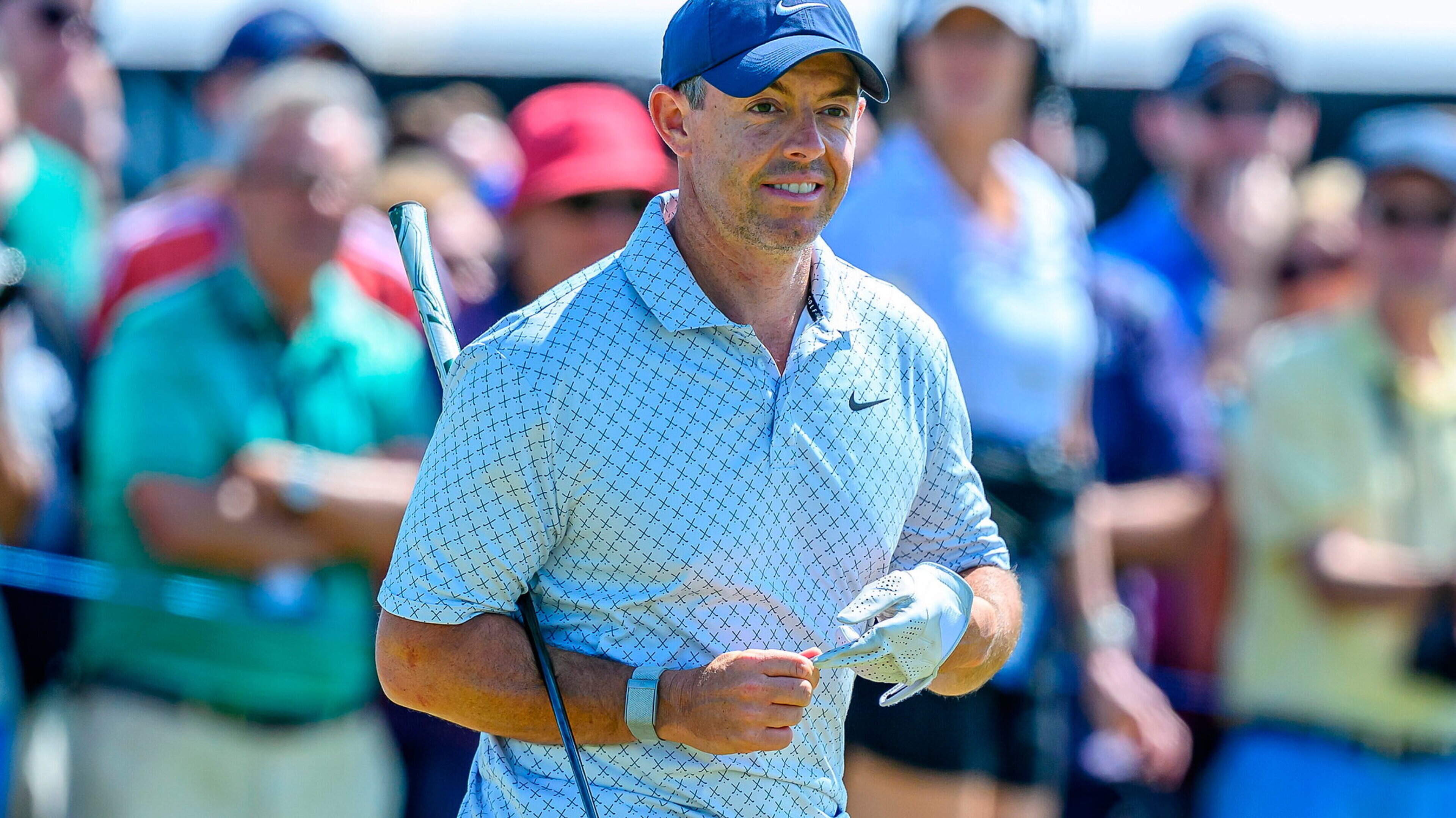 Rory McIlroy Leads Scottish Open After Round One