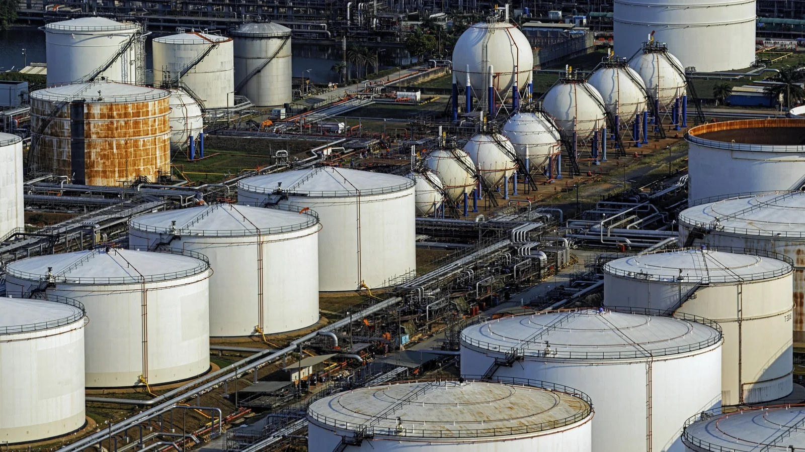 Ireland's Energy Needs Met by Imported Fossil Fuels