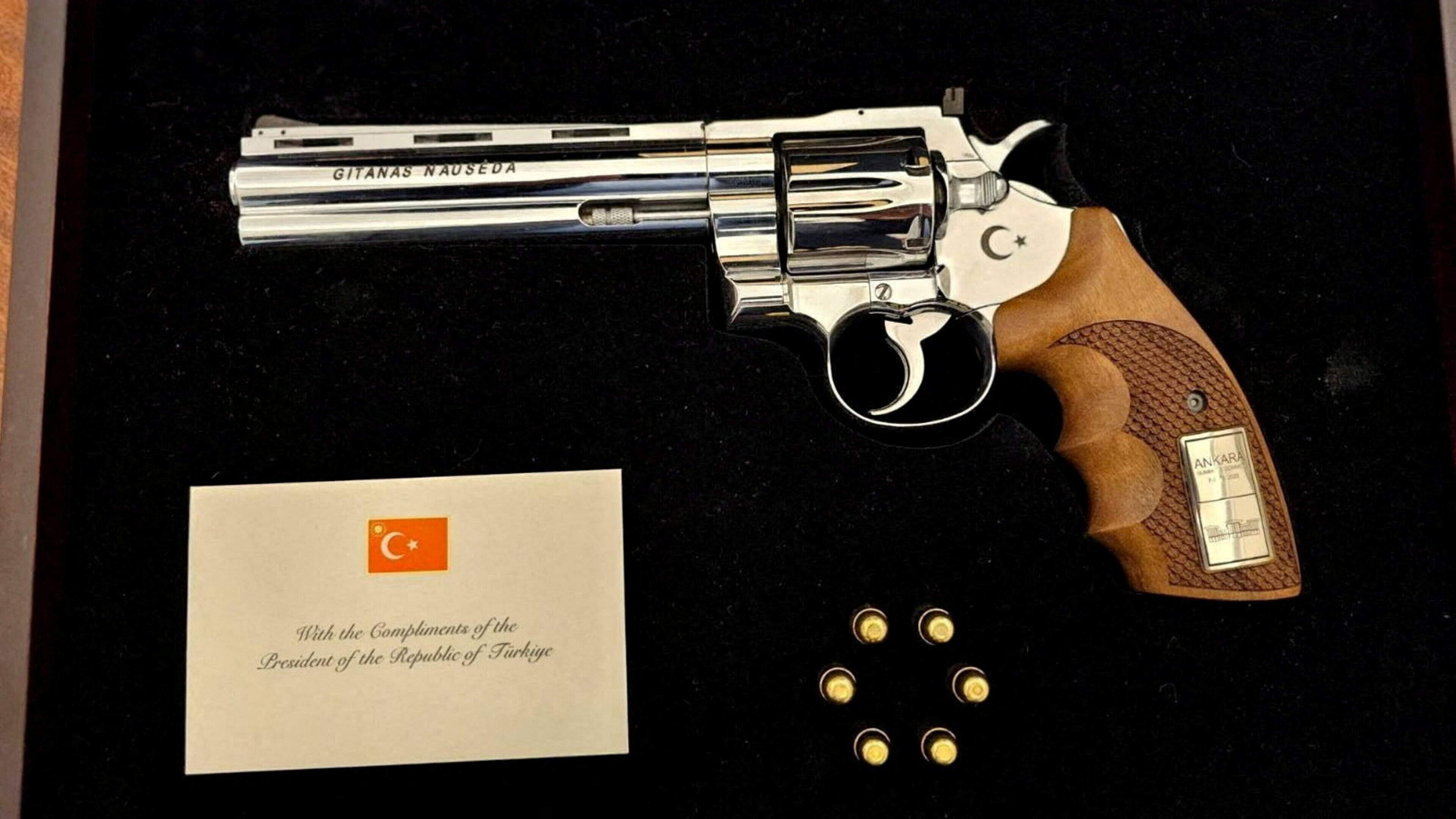 Erdogan Gifts Vintage Revolvers to NATO Leaders