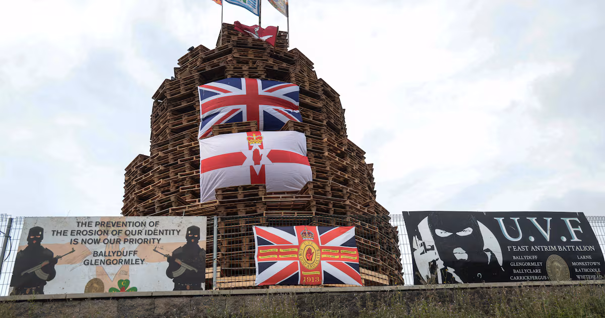 PSNI Urged to Act on UVF Bonfire Displays