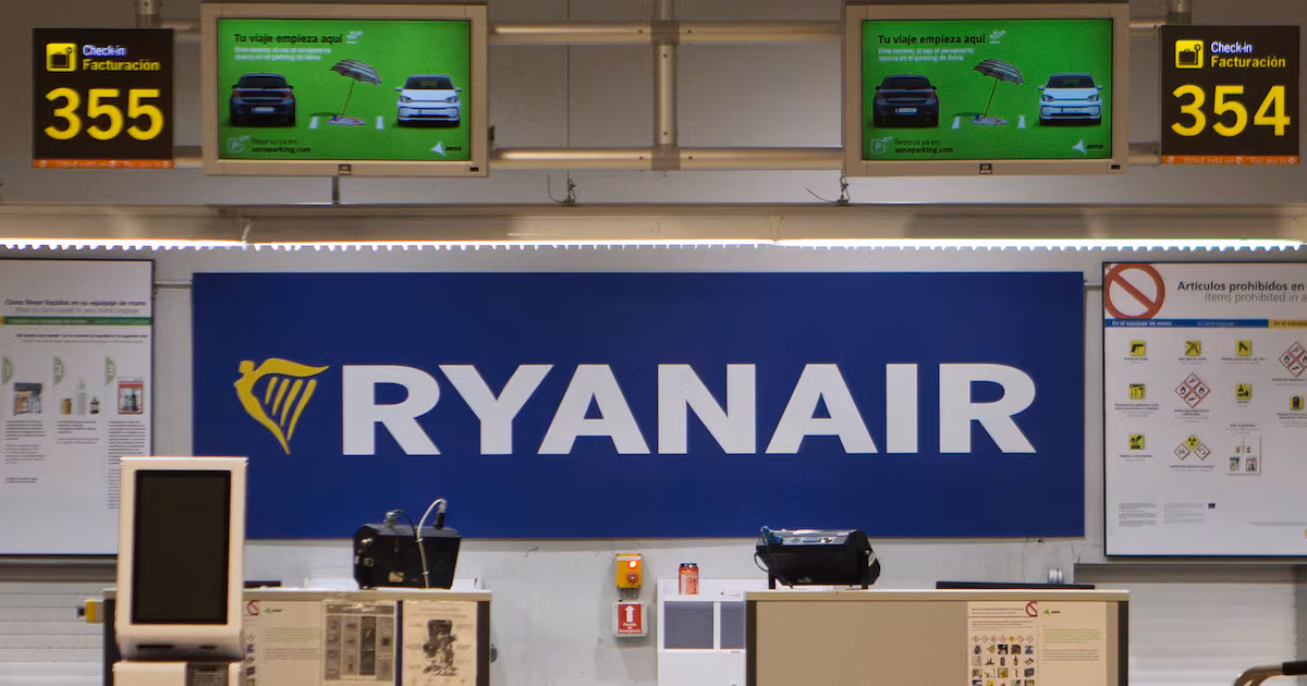 Passenger Injured After Window Breaks Mid-Flight