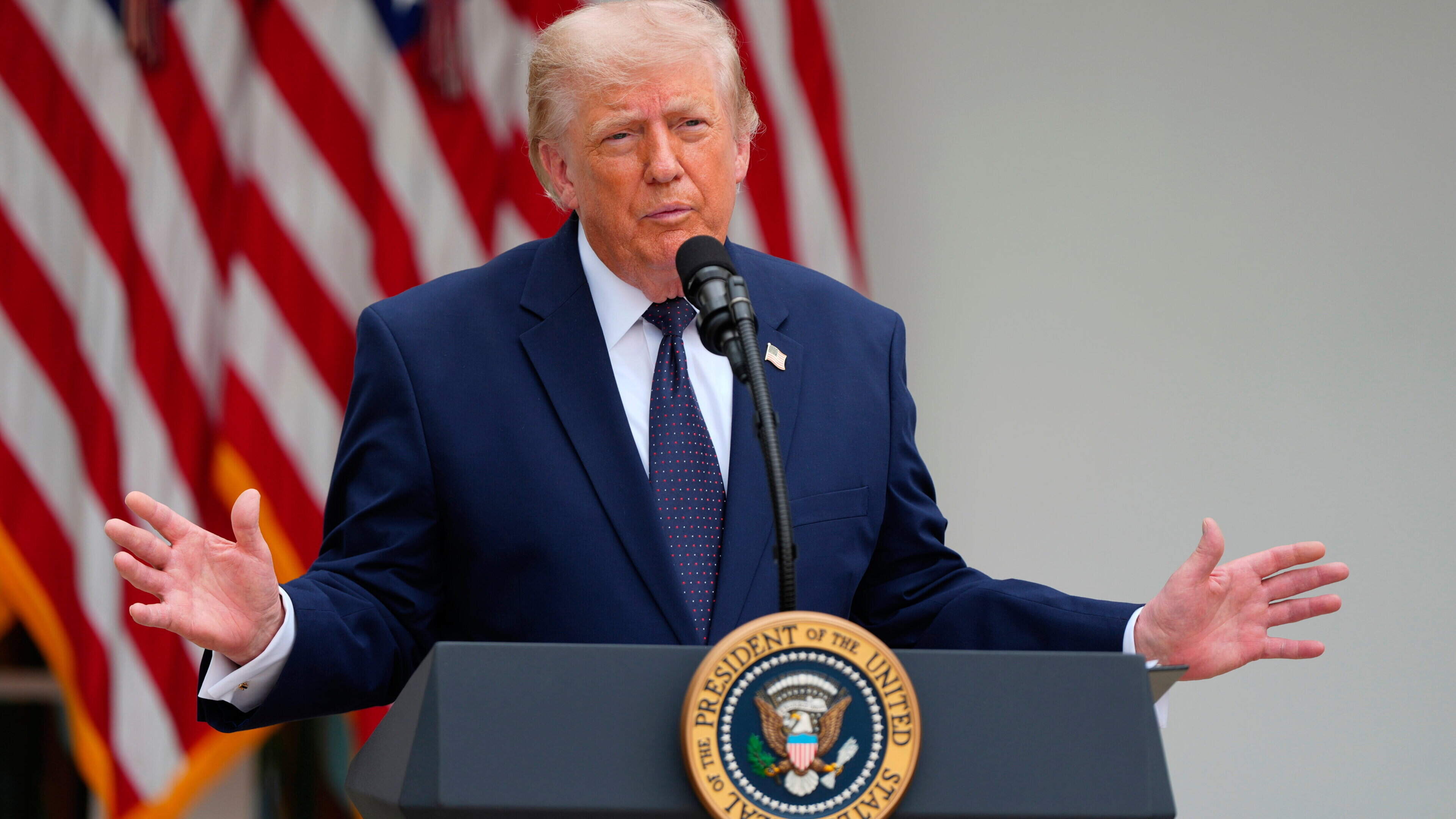 Trump Refuses Bipartisan Housing Bill Amid Frustration