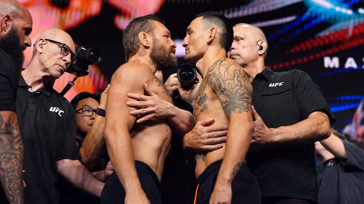 Dana White Warns Against Illegal McGregor Live Streams