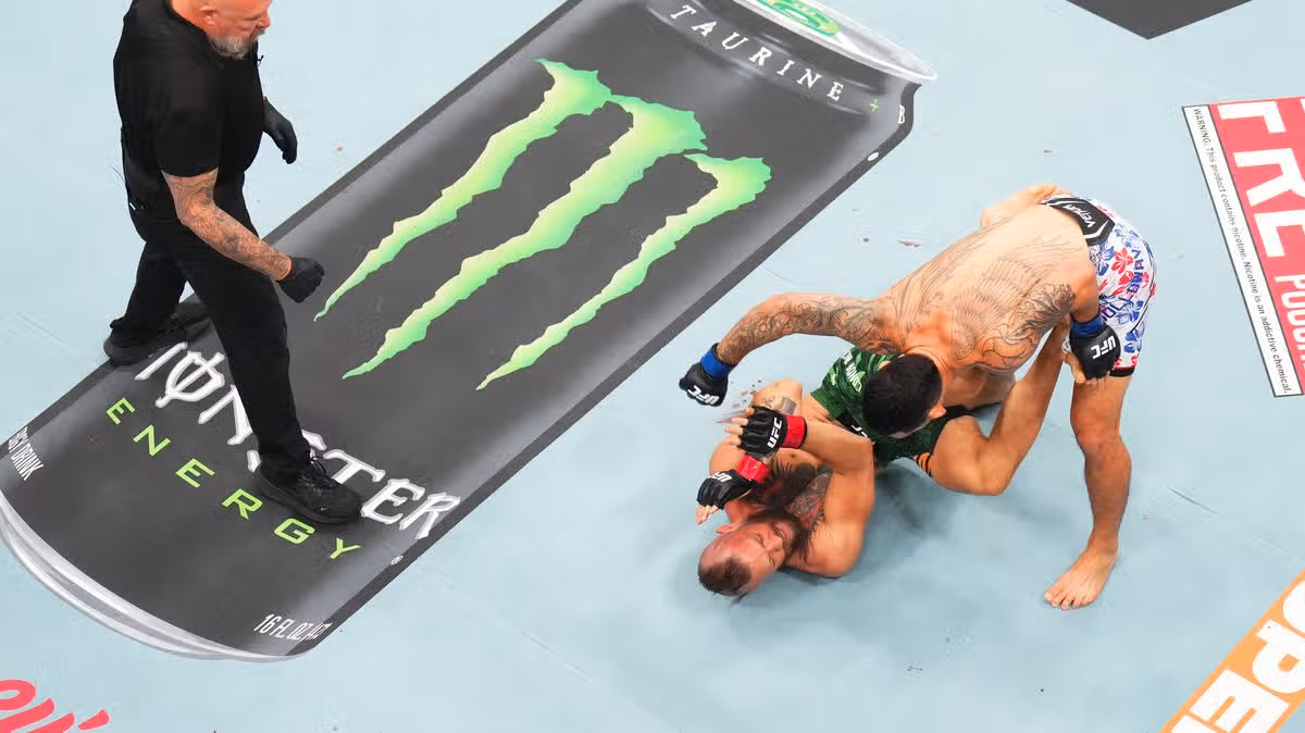 Conor McGregor Returns, Loses to Max Holloway