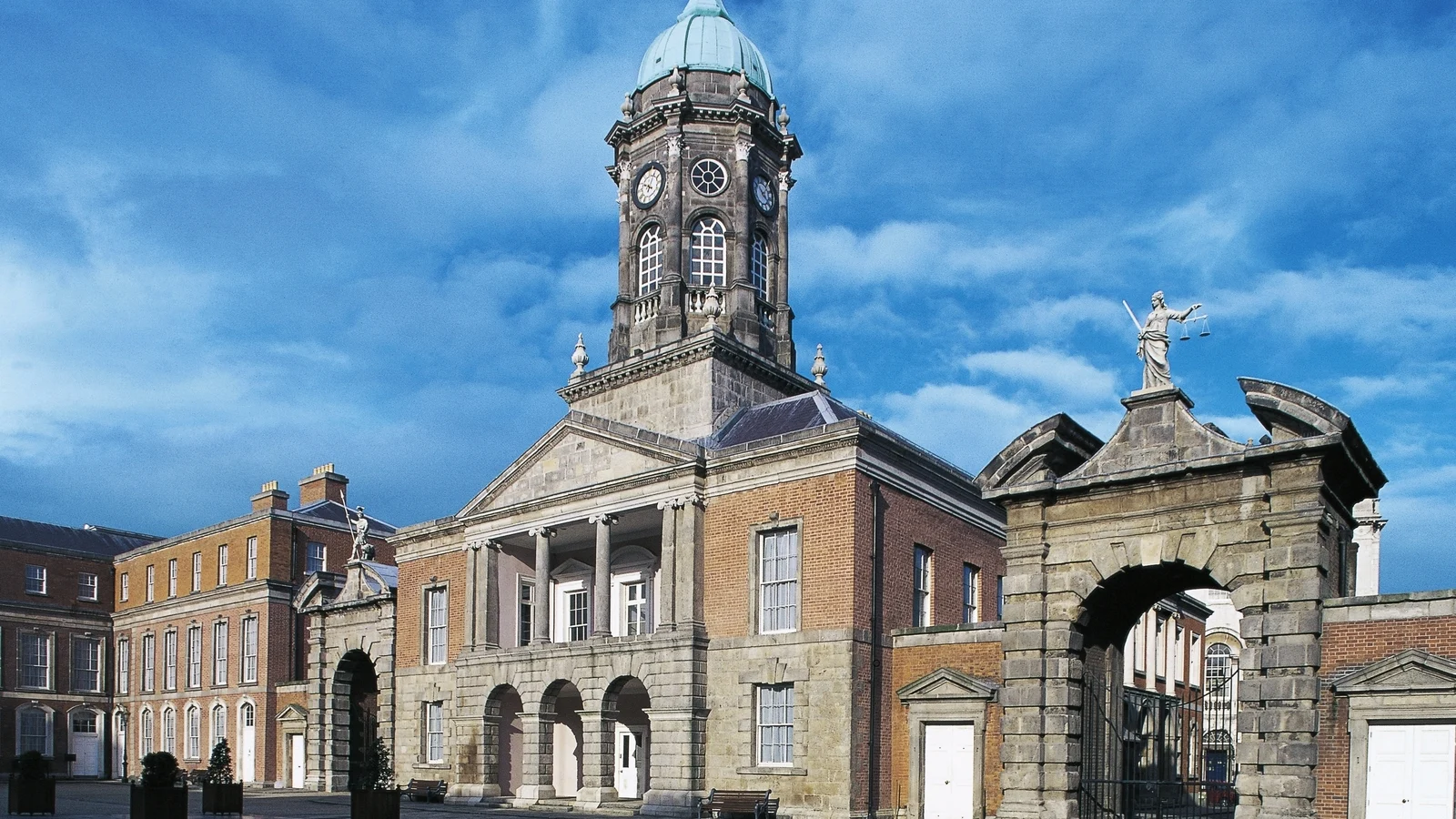 Dublin Castle café dispute heads to arbitration