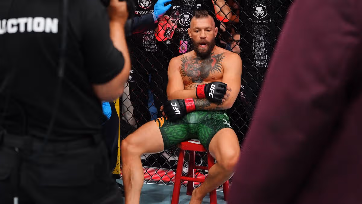Conor McGregor Injured in UFC Comeback Fight