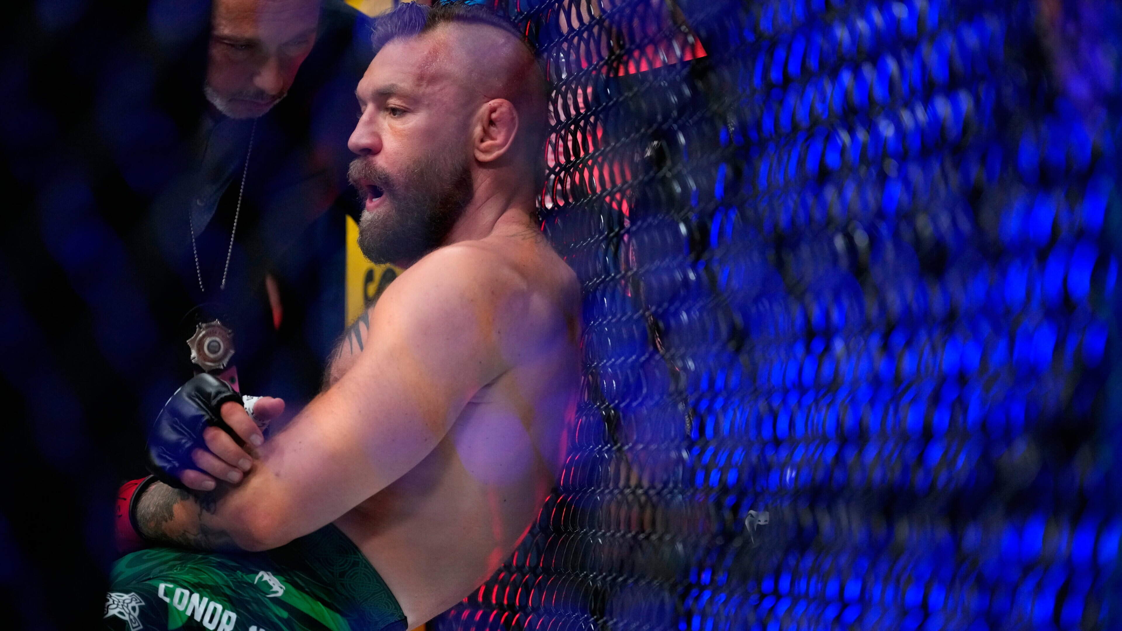 Conor McGregor to Undergo Knee Surgery
