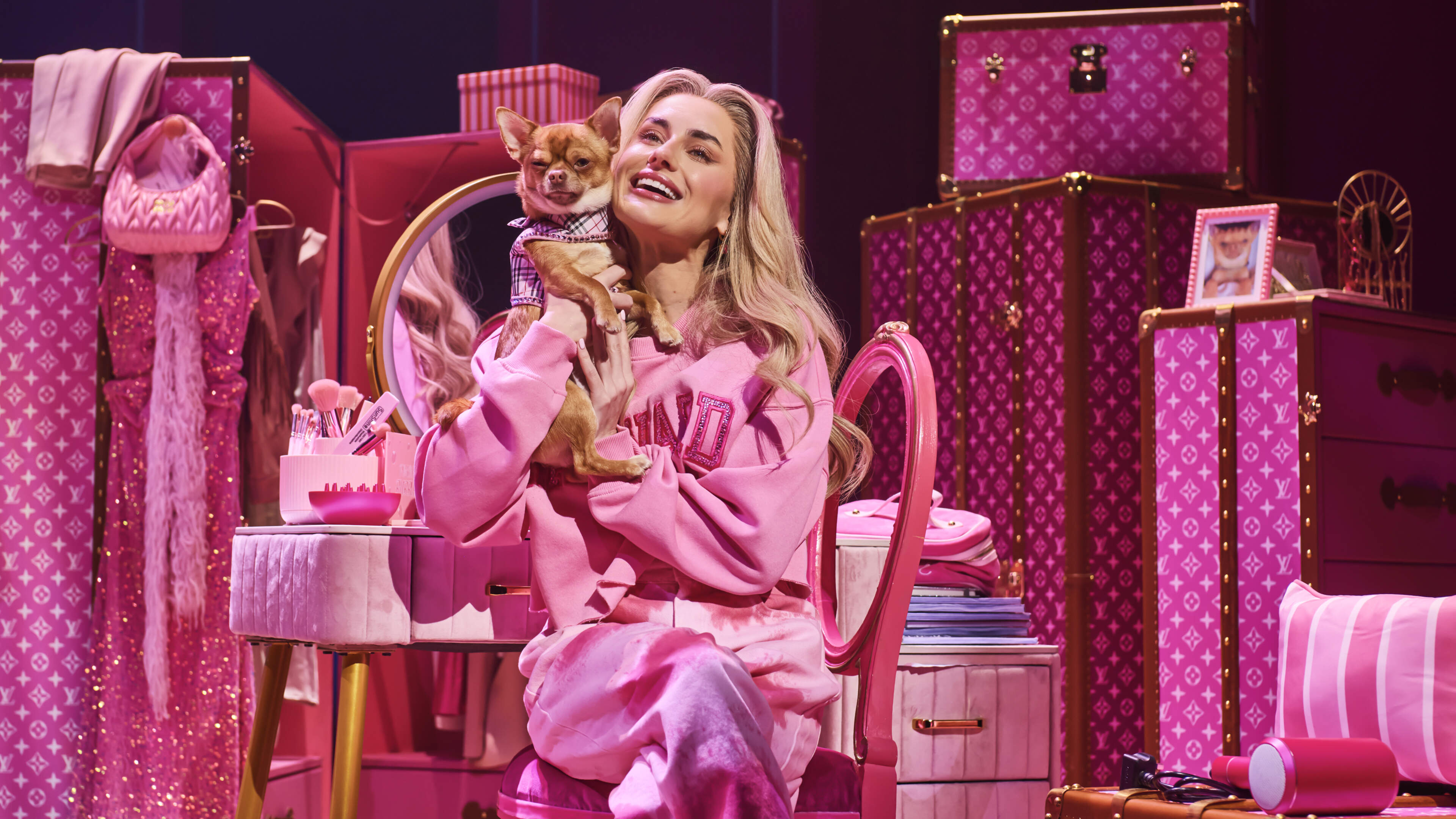 Amber Davies Removes Audience Member for Filming