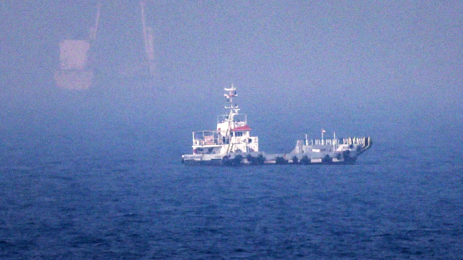 Iran and US Launch Attacks Over Strait of Hormuz