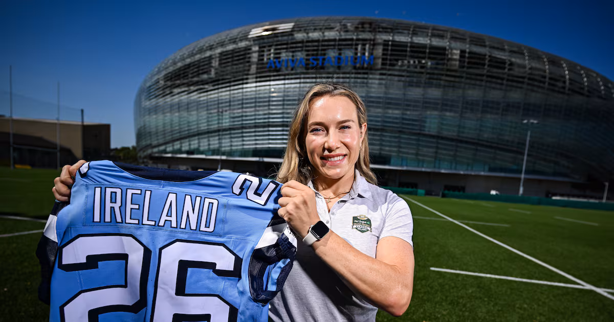 Phoebe Schecter Praises NFL Player Charlie Smyth