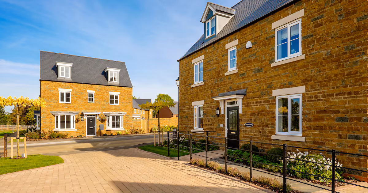 Barratt Plans £400 Million Shareholder Returns