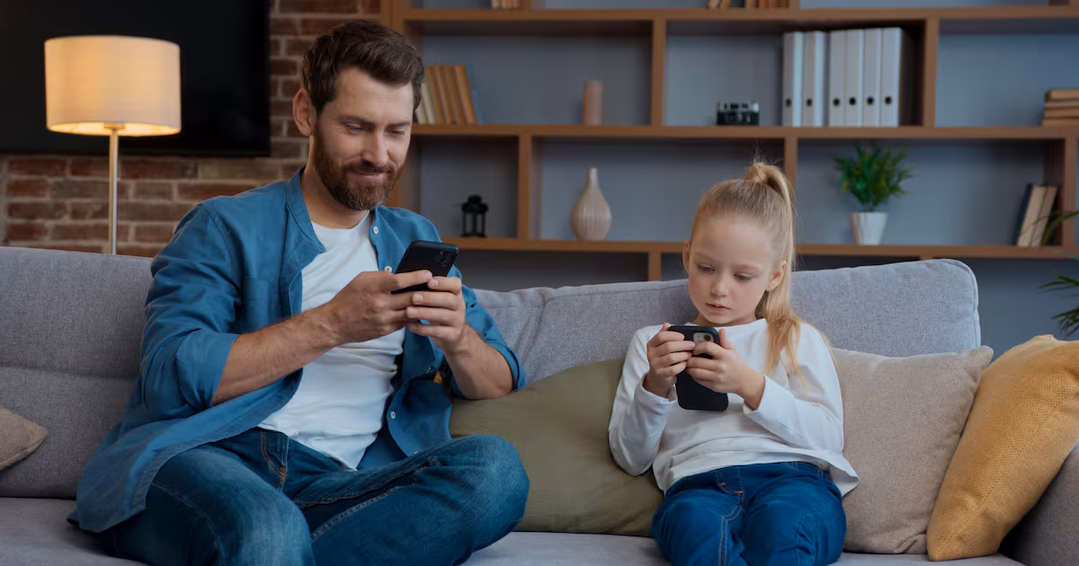 Experts Warn on Social Media's Impact on Teens