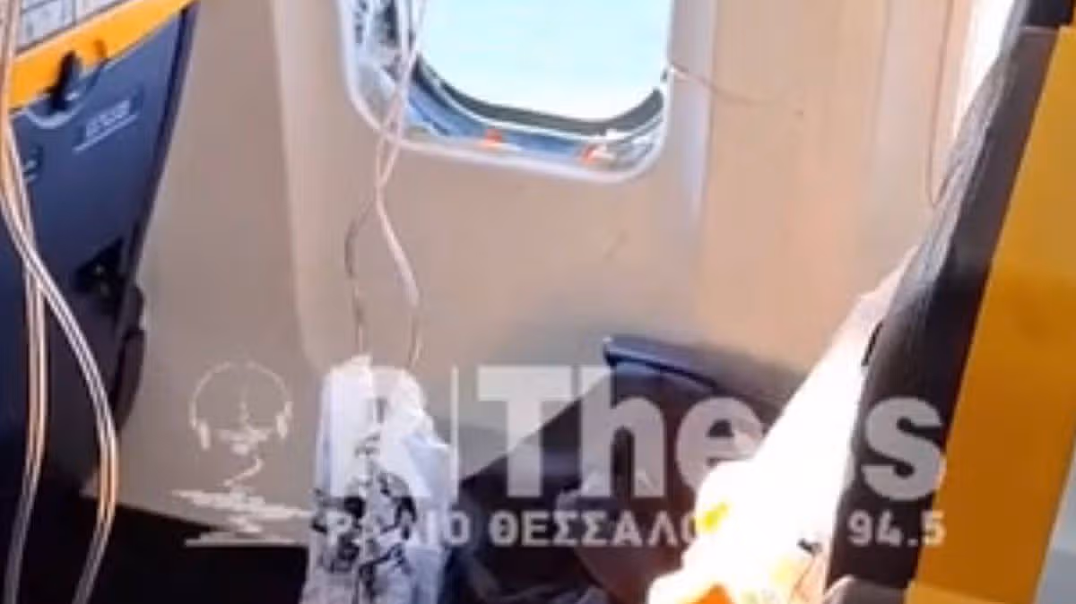 Ryanair CEO Announces Investigation After Window Incident