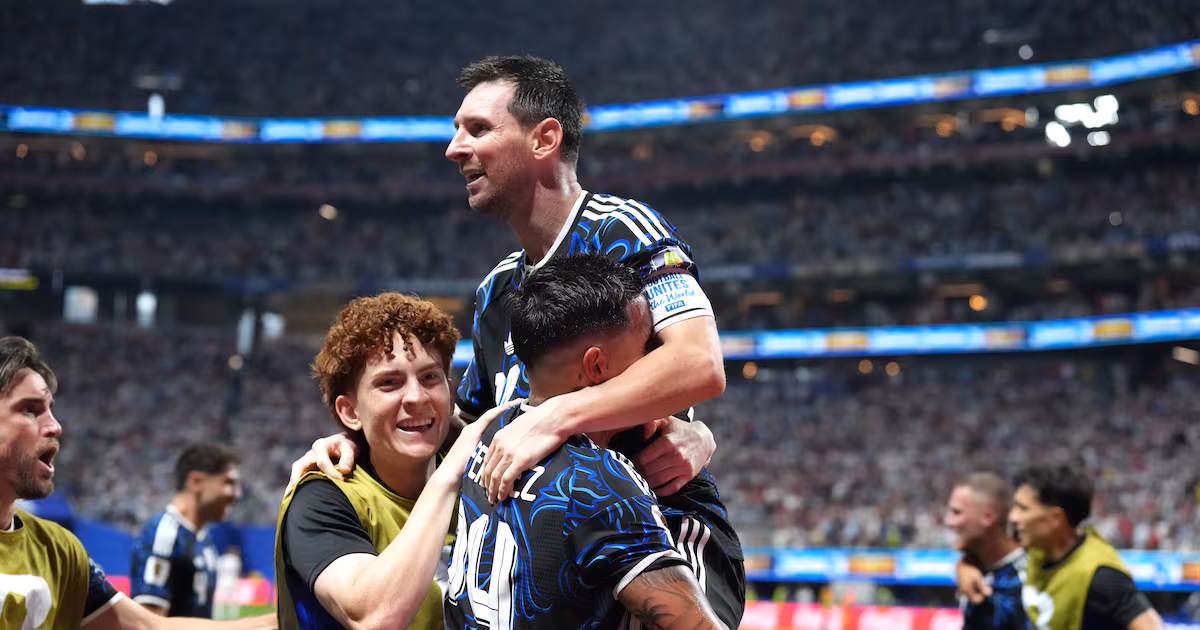 Argentina Leads England in World Cup Semi-Final