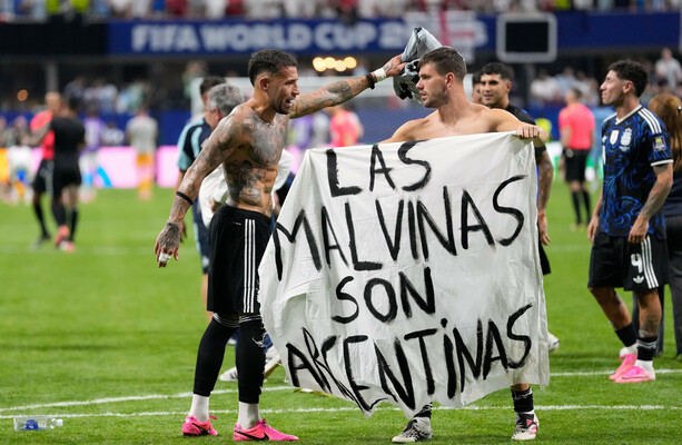 Argentina Defeats England 2-1 in Semi-Final