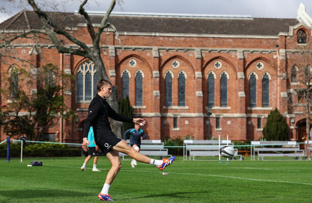 Ireland's Rugby Team Trains in Auckland