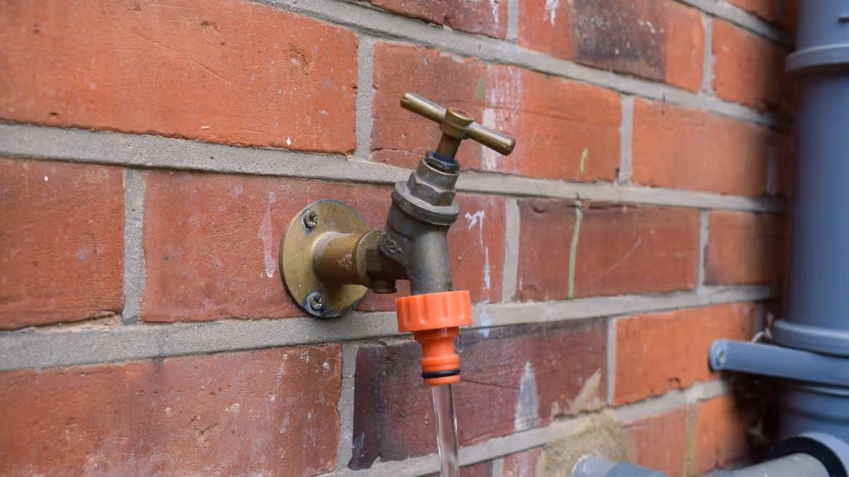Hosepipe ban starts in six Irish counties