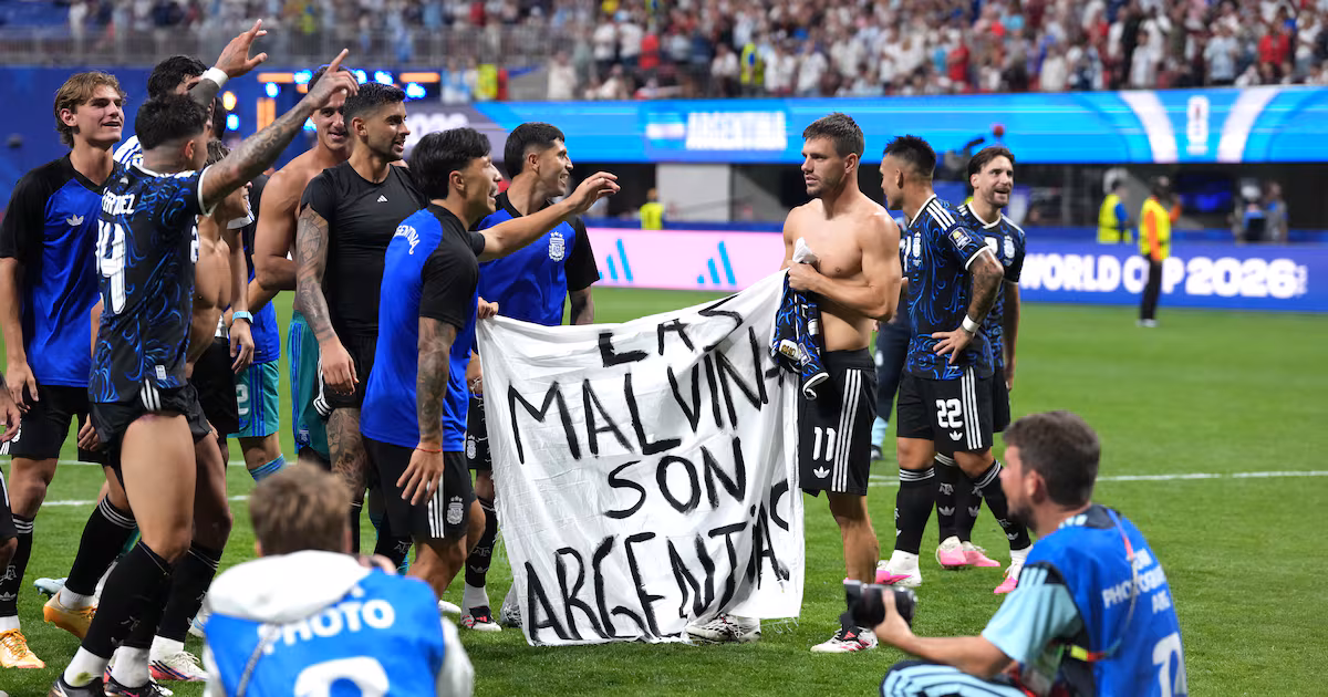 No 10 supports Fifa probe into Argentina's banner