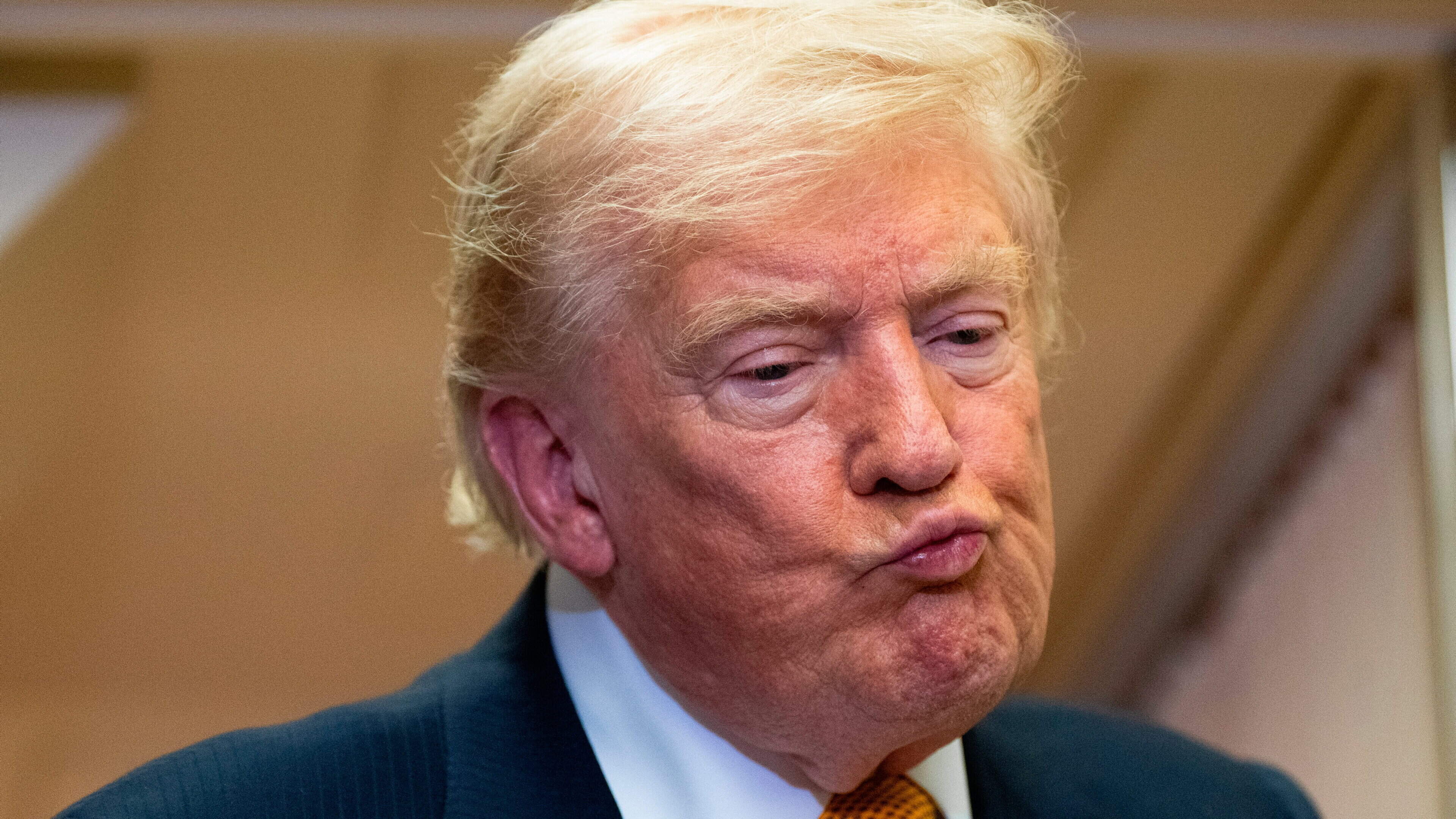 Impact of Trump's Absence Reflected in Commentary