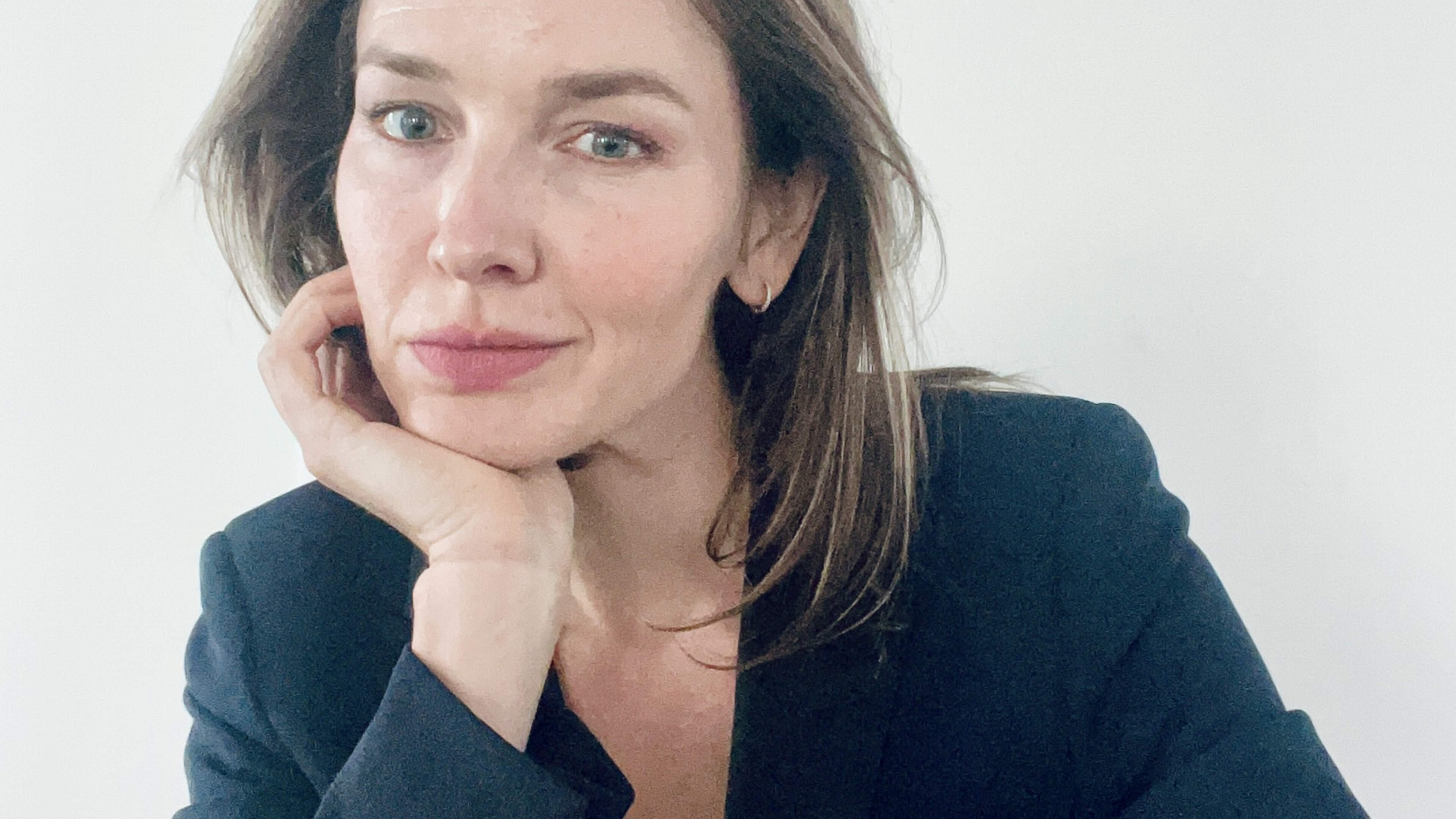 Hallie Elizabeth Newton's Debut Novel Explores Wealth