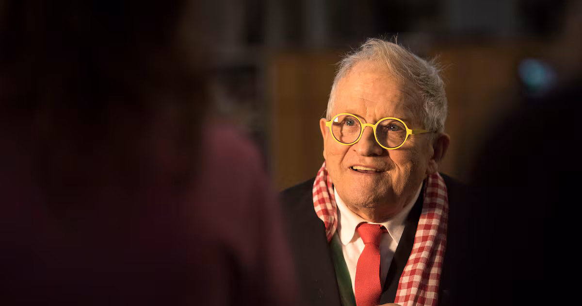David Hockney print sells for over £41,000