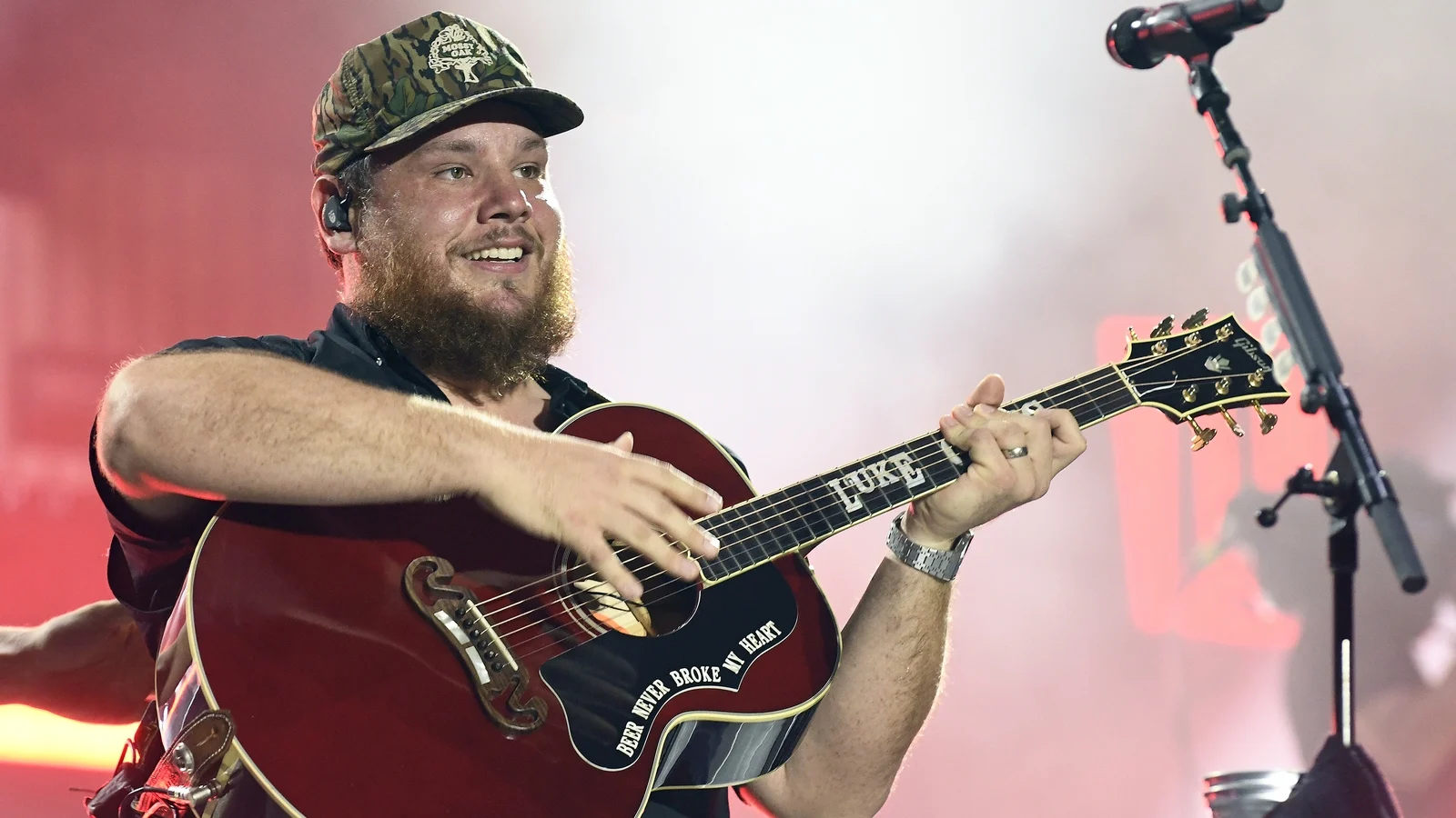 Luke Combs to Perform at Slane Castle This Weekend